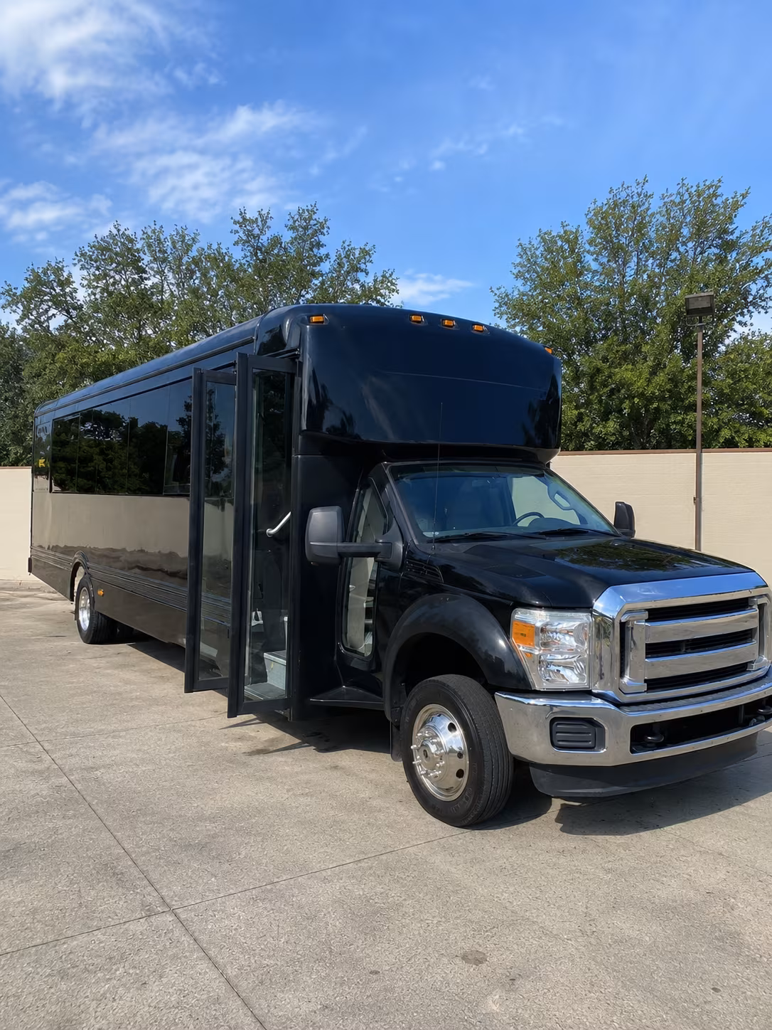 san marcos 20 passenger party bus